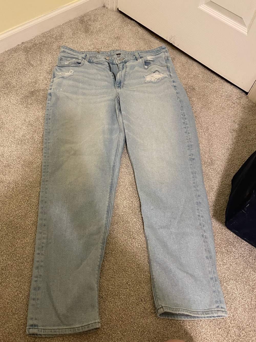 American Eagle Outfitters Light Blue Mom Jean